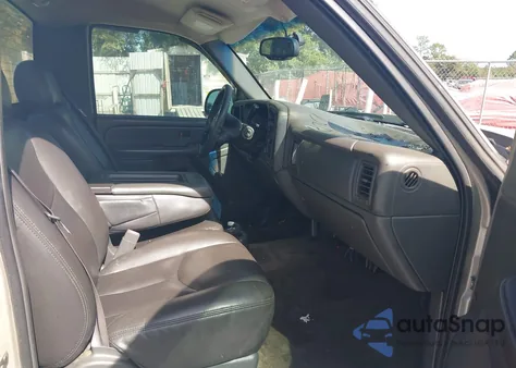 2006 Chevrolet Silverado 1500 Ls z USA, uszkodzony, nr VIN 1GCEC14Z06Z232761